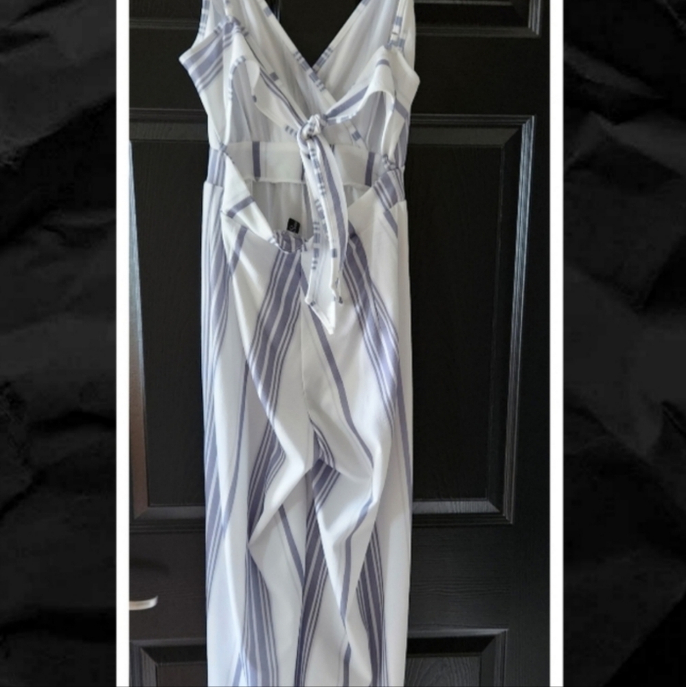 SUCREFAS Boho Blue White Striped Wide Leg Jumpsuit V-Neck Tie Back Size Large - Picture 10 of 12
